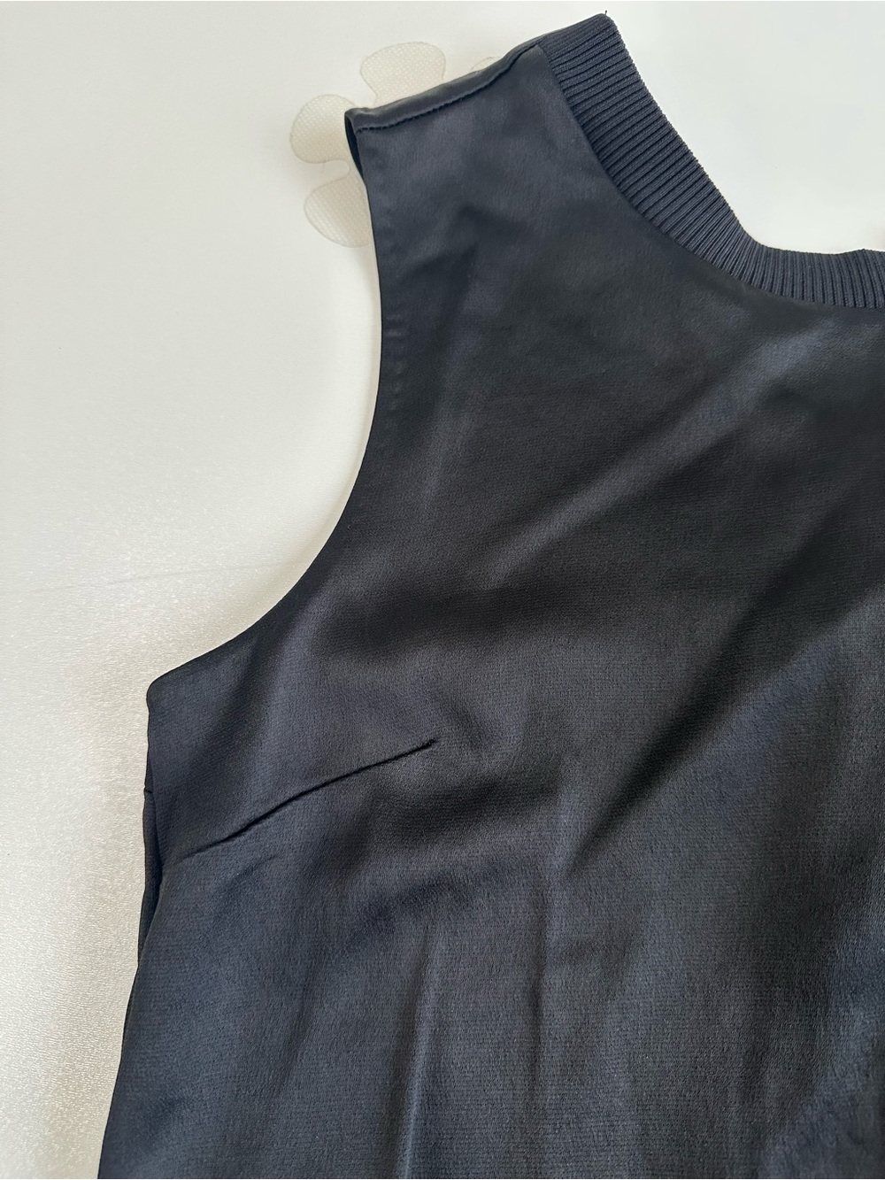 3-1 Phillip Lim black sleeveless blouse twist or knot detail at the back Sz 6 - Picture 8 of 12